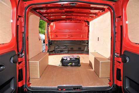 Nissan NV300 van dimensions (2016-on), capacity, payload, volume ...