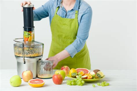 How To Put Citrus Fruit In Juicer