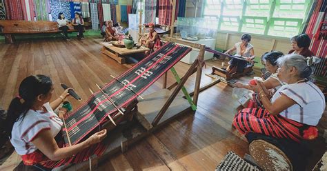 The Ifugao reclaim the dignity of their heritage through crafts. Hand ...