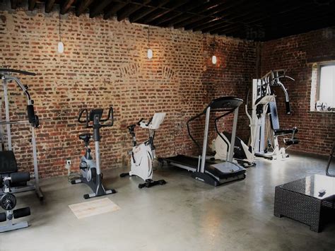 7 Undeniable Reasons You Should Build a Basement Gym | Moose Basements