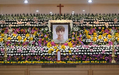 Kim Jong-hyun's Funeral Included K-Pop Stars Carrying His Coffin | Teen ...