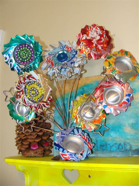 Fun flowers from soda cans | Pop can crafts, Soda can crafts, Diy ...