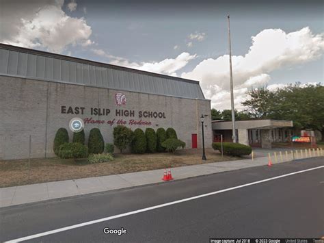 'No Credible Threat': Social Media Bomb Hoax To East Islip Schools ...