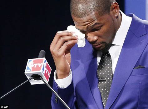 Kevin Durant cries thanking his mother during NBA MVP award ceremony ...