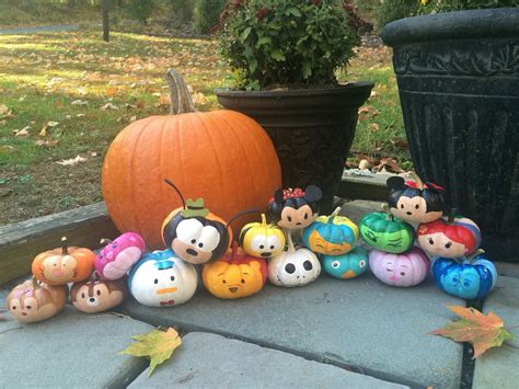 Tsum tsum painted pumpkins | Disney pumpkin painting, Disney pumpkin ...