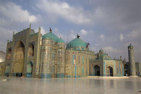 Early morning view of the Hazrat Ali shrine | Hazrat Ali Shrine | Mazar ...