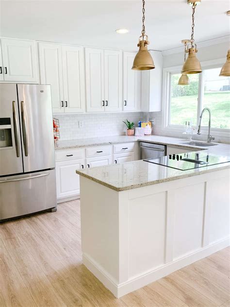 White Kitchen Cabinet Backsplash Ideas - arinsolangeathome