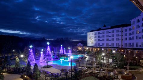 Why Christmas at Dollywood Is Unlike Anything Else | Condé Nast Traveler