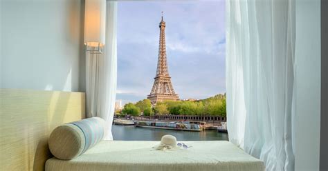 16 Hotels With an AMAZING Eiffel Tower View • All Budgets