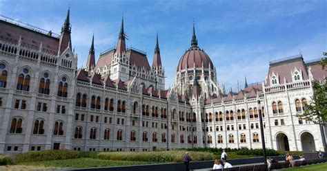 Hungarian Parliament Building : Budapest Hungary | Visions of Travel