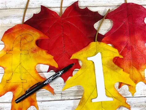 Easy Fall Leaves Banner - No Sew! - Single Girl's DIY