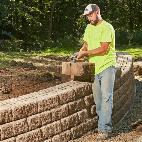 How to Build a Sturdy Retaining Wall That Will Last a Lifetime