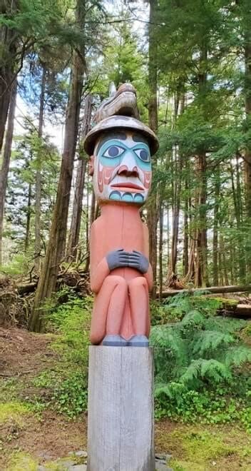 Ketchikan totem poles 🏔 Where to see totem poles in Ketchikan + how to ...