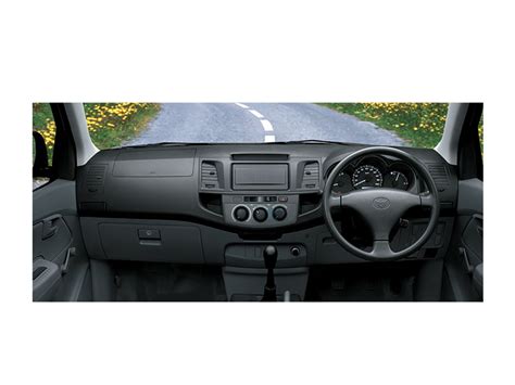 Toyota Hilux Vigo Champ G Price in Pakistan, Specification & Features ...