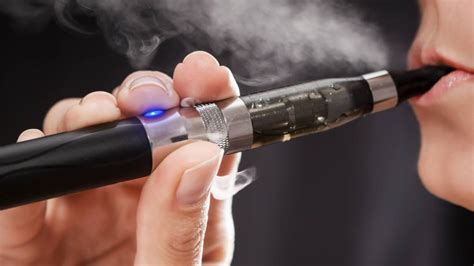 Los cigarros electrónicos, una opción para dejar de fumar - AS.com