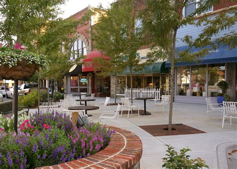 Guided History Walks on Hendersonville’s Main Street