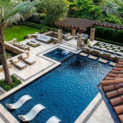 34 Fabulous Backyard Pool Landscaping Ideas You Never Seen Before - HMDCRTN