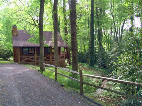 Country Cabins - Blue Ridge Parkway