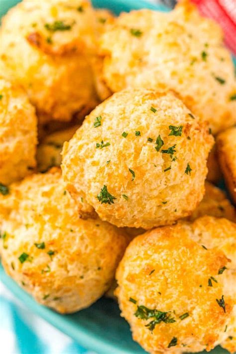 Red Lobster Biscuits Recipe (Cheddar Bay Biscuit Recipe) - Sugar and Soul