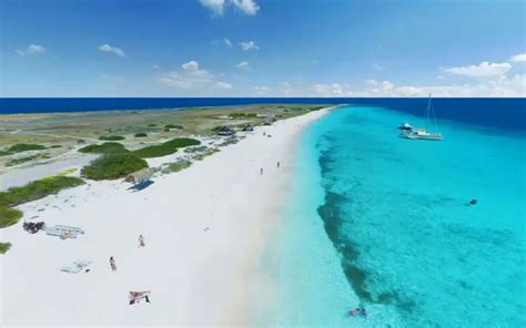 The enchanting beach of Klein Curacao