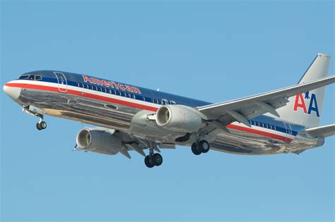 File:American Airlines.Boeing 737-800.YYZ.2010.jpg