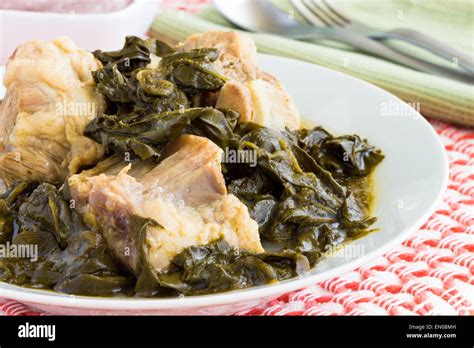 Taro leaves hi-res stock photography and images - Alamy