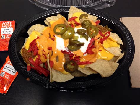 taco bell nachos calories