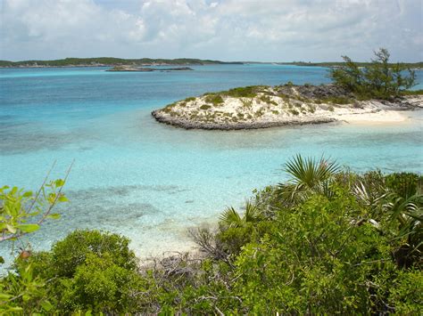 Pirate's Cove Beach looking east. | Staniel cay bahamas, Pirates cove ...