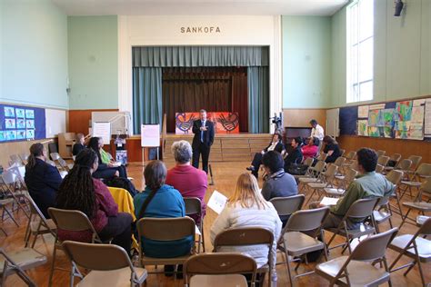 Superintendent takes tough questions at teacher meeting - Oakland North