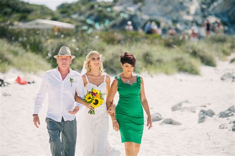 Seaside sensation: Stephanie and Robbie's beach wedding | Easy Weddings