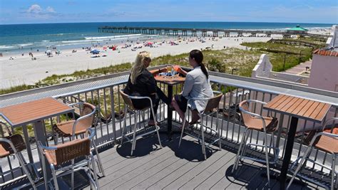 13 restaurants with a waterfront view at Jacksonville's Beaches