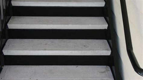 Stair Tread - Commercial Concrete Products