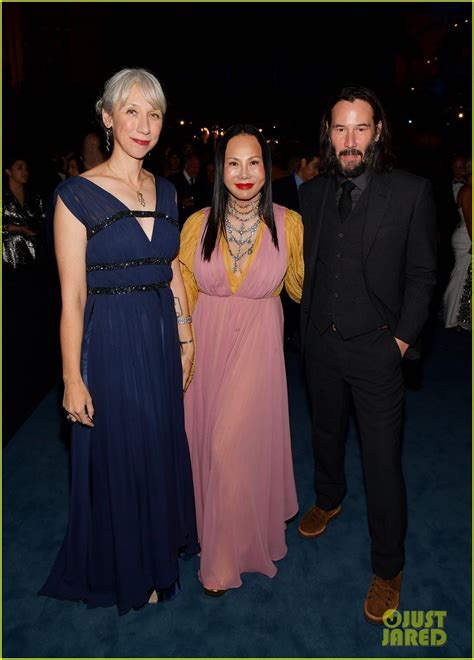 Keanu Reeves Makes Red Carpet Debut With Girlfriend Alexandra Grant ...