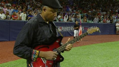 Bernie Williams plays anthem on guitar before Puerto Rico series | MLB.com