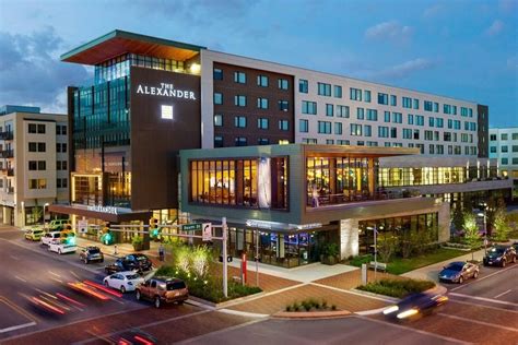 Hotels near Lucas Oil Stadium: Hotels in Indianapolis