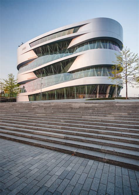 Mercedes Benz Museum - Stuttgart - dynamic forms - architectural ...