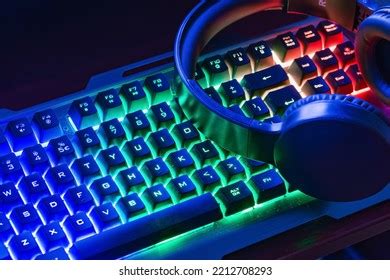 23 Neon Gaming Keyboard Setup Controller Images, Stock Photos & Vectors ...