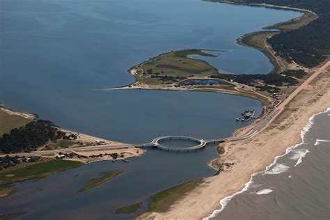 Circular Bridge Built To Slow Down Drivers So That They Would Enjoy The ...