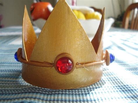 Princess Peach Crown · How To Make A Tiara / Crown · Papercraft on Cut ...