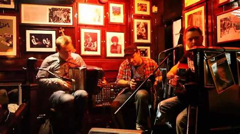 Live Irish Pub Music / Ireland Temple Bar / Amy Winehouse/ The Zutons ...