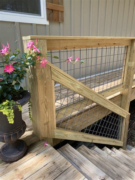 DIY Hog Wire Deck Railing - DIY Home Improvement Blog