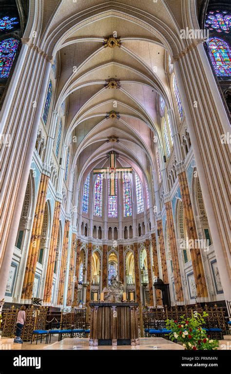 Interior chartres cathedral france hi-res stock photography and images ...