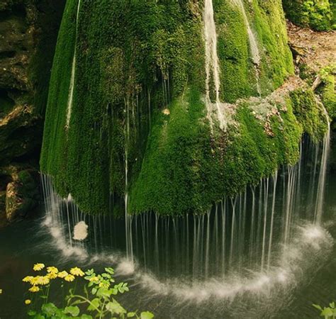 THE WORLD GEOGRAPHY: 8 Unique Waterfalls Around the World