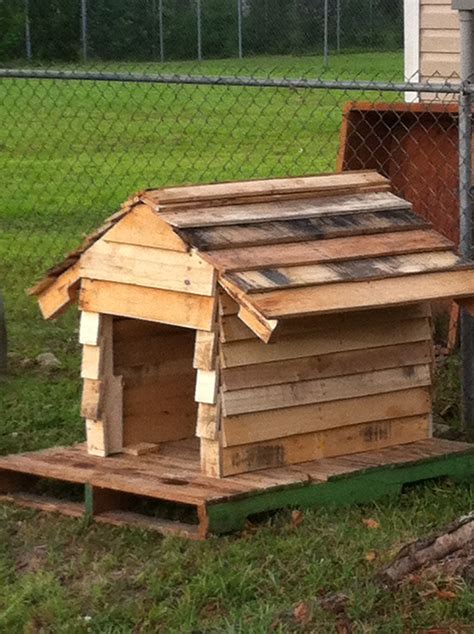 How To Build A Wood Pallet Dog House - Dog House