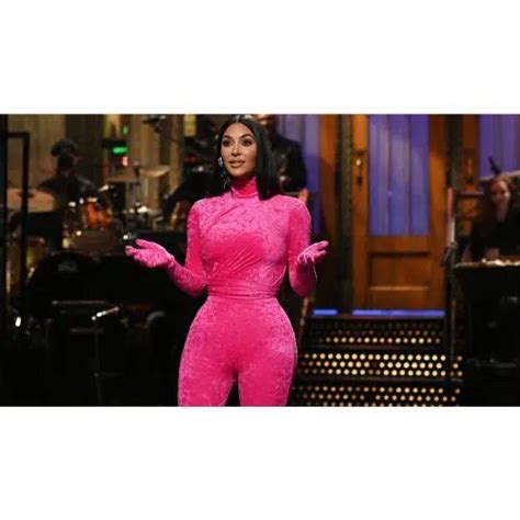 Kim Kardashian Makes Epic Jokes During Her SNL Debut - HypeFresh Inc