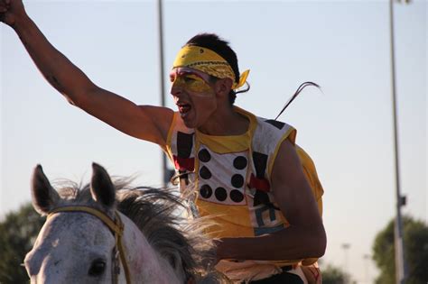 Muckleshoot Tribe hosts season opener for Indian horse races