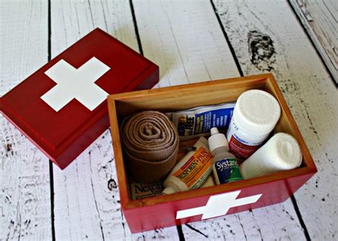 Diy first aid kits and what to put in them! - A girl and a glue gun