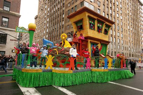 Macy's Thanksgiving Day Parade Through the Years Photos | Image #13 ...