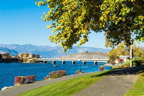 What is Lake Chelan Known for? - Lake Chelan Chamber of Commerce