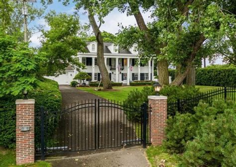 Look Inside Kid Rock's $2.2 Million Detroit Mansion